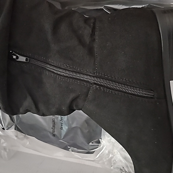 NIB NWT BLACK Suede Boots - Picture 7 of 9